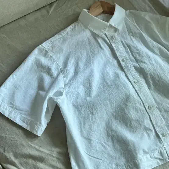 MUJI 화이트 반팔 크롭셔츠 L 사이즈
