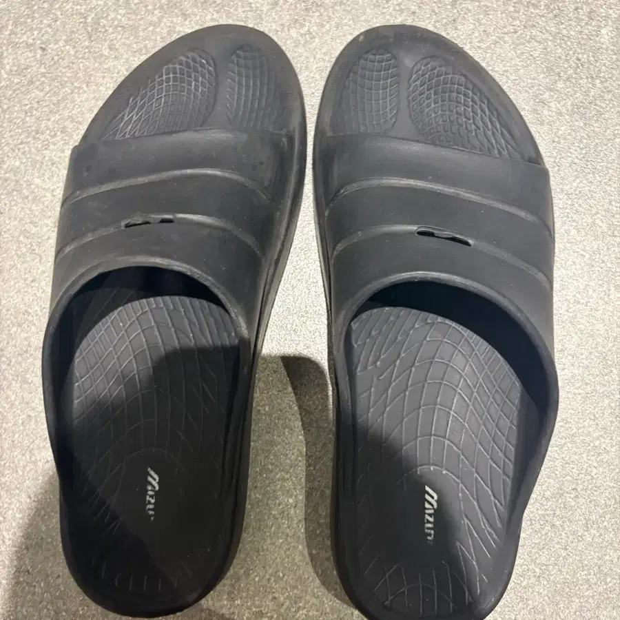미즈노 우포스 오리지널 슬리퍼 블랙 260