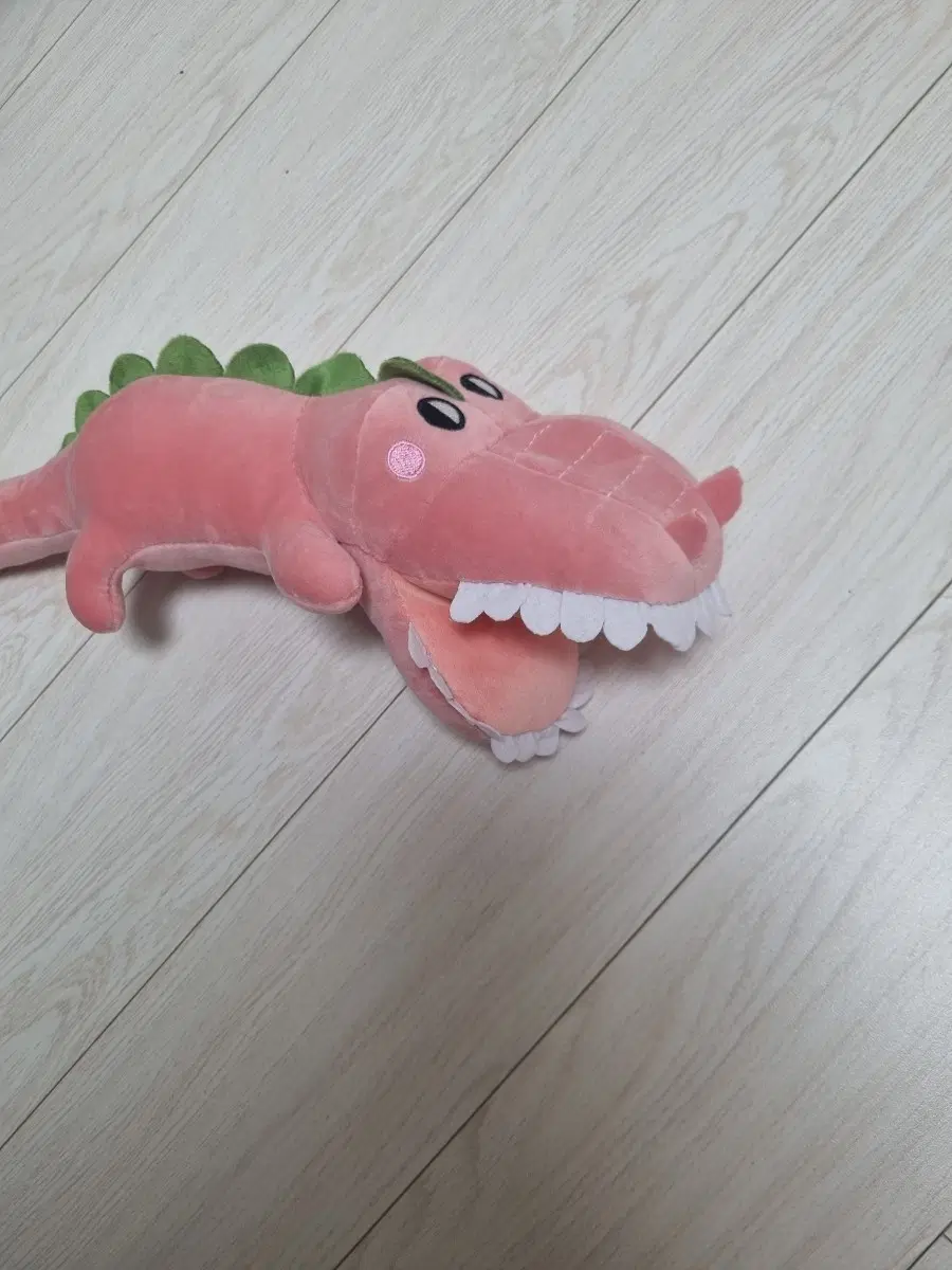 핑크 악어 인형