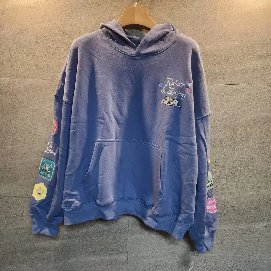 Peanuts Hybrid Apparel. 라벤더 스누피 후드티. 미착.