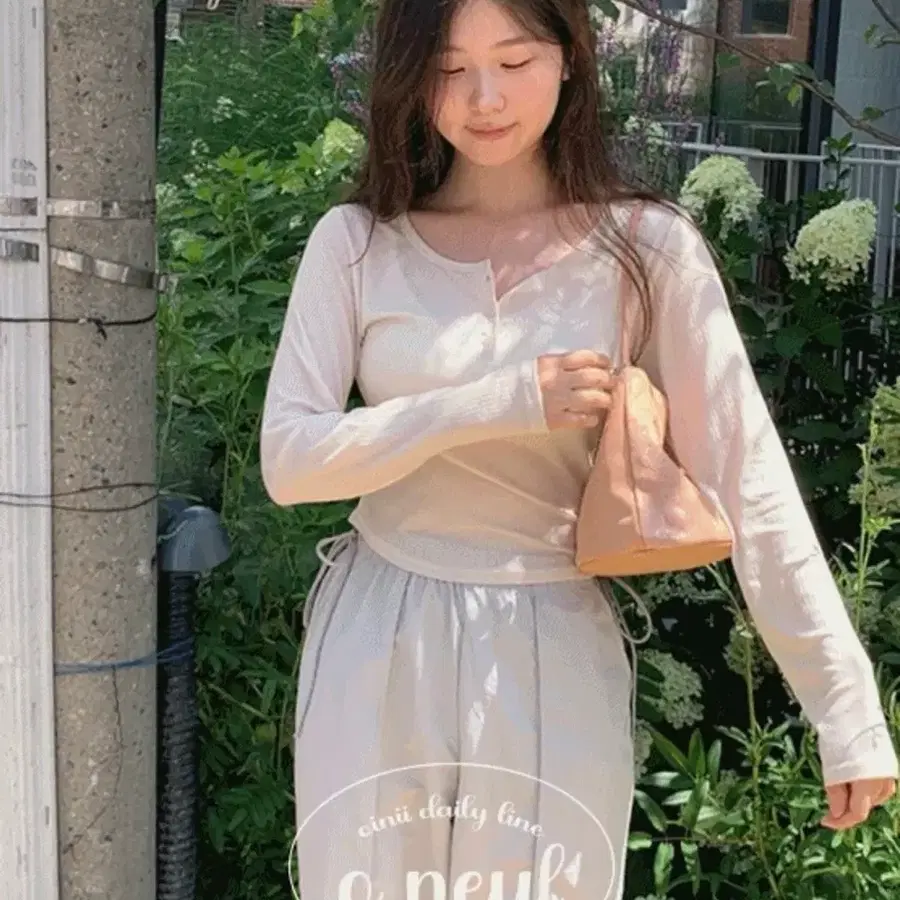 오이니 유즈 탑 yuse top 아이보리