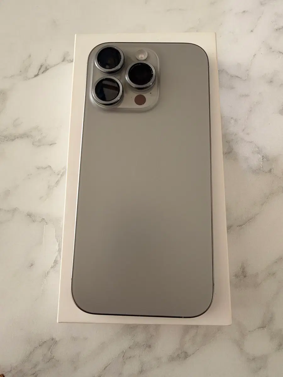 아이폰16프로 256GB 내추럴티타늄