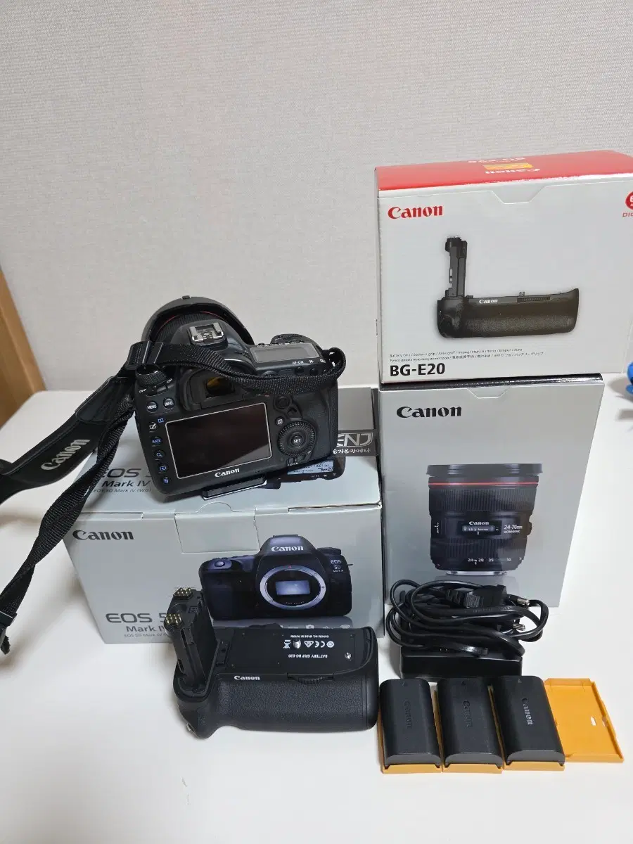 캐논 EOS 5D Mark IV + BG-E20 배터리 그립 렌즈 포함