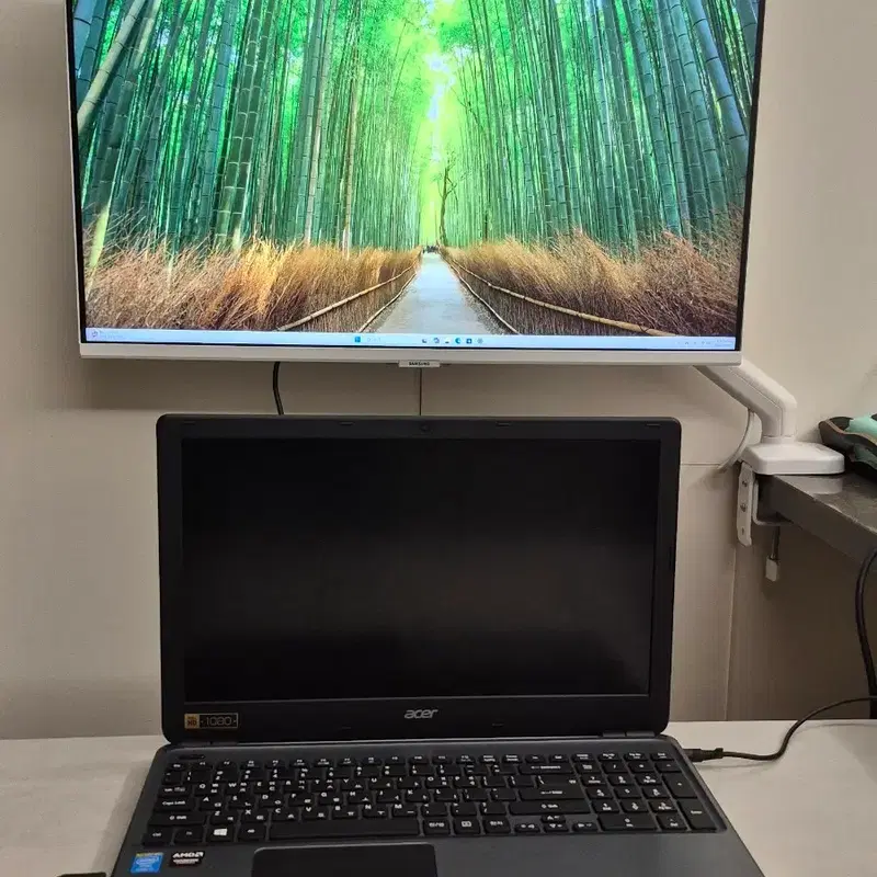 정상 부팅되는 ACER 노트북 액정 불량 부품용