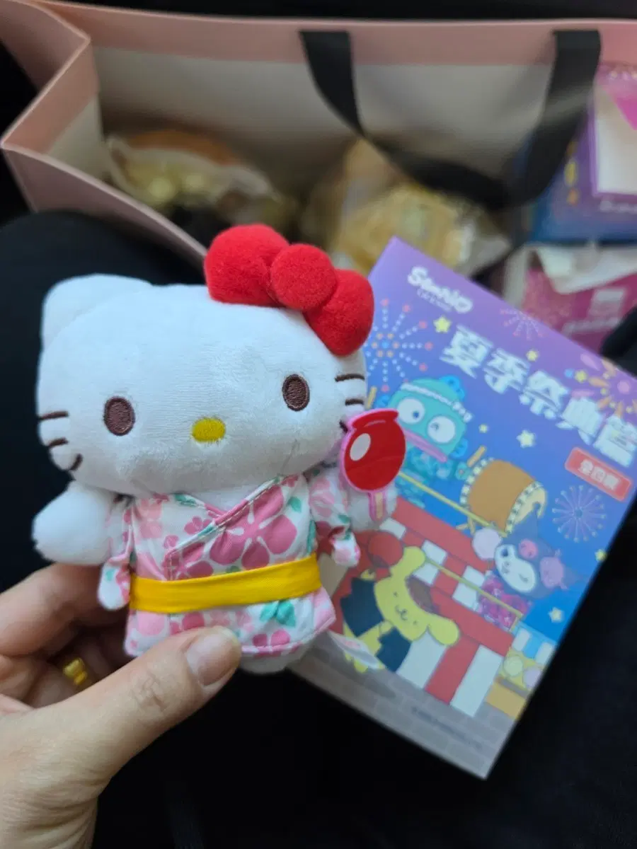 산리오 헬로키티 인형 여름 축제 복장
