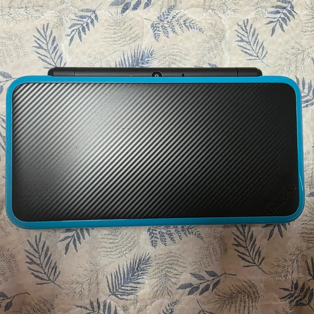닌텐도 뉴 2DS xl + 튀동숲 칩 팝니다.