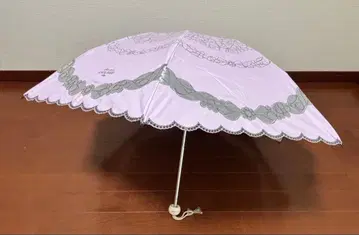 [미사용 새상품] LADUREE 우천 겸용 프릴 레이스 참 포함 접이식 우산
