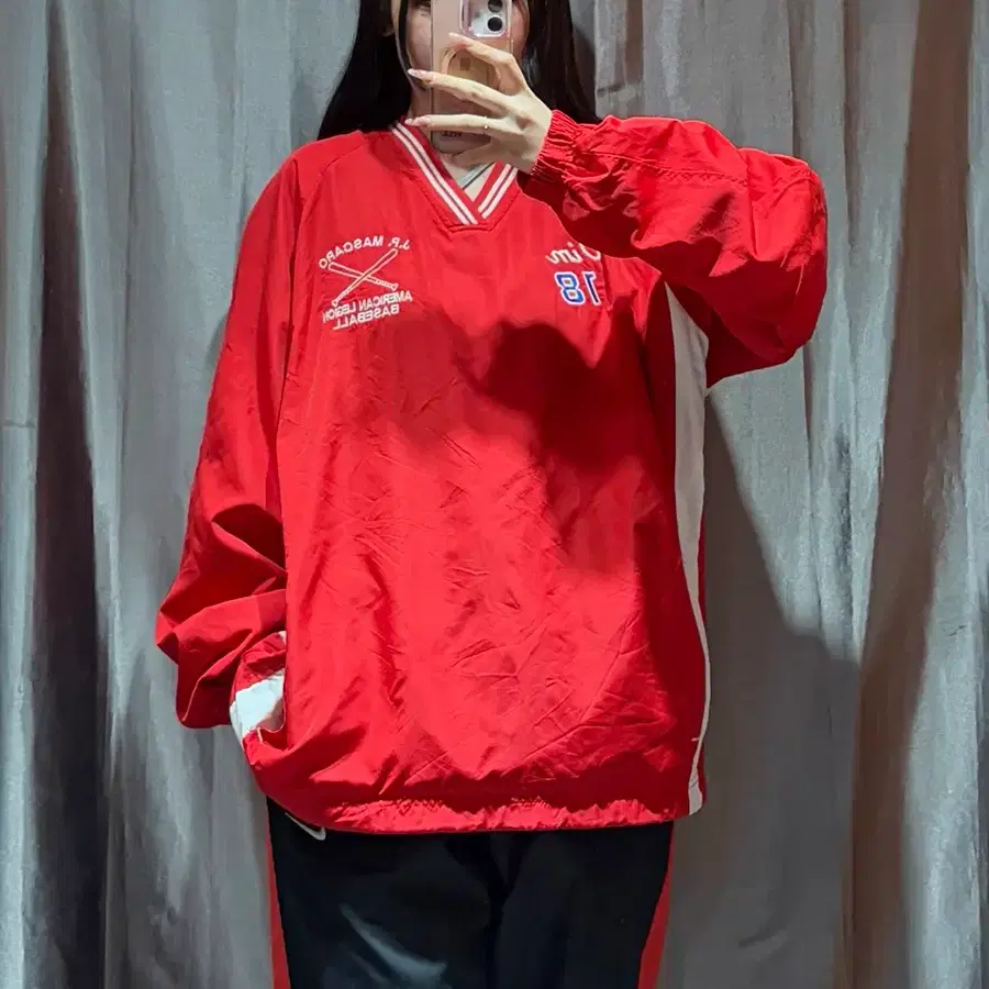 L 빈티지 나일론 베이스볼 18 레드 맨투맨