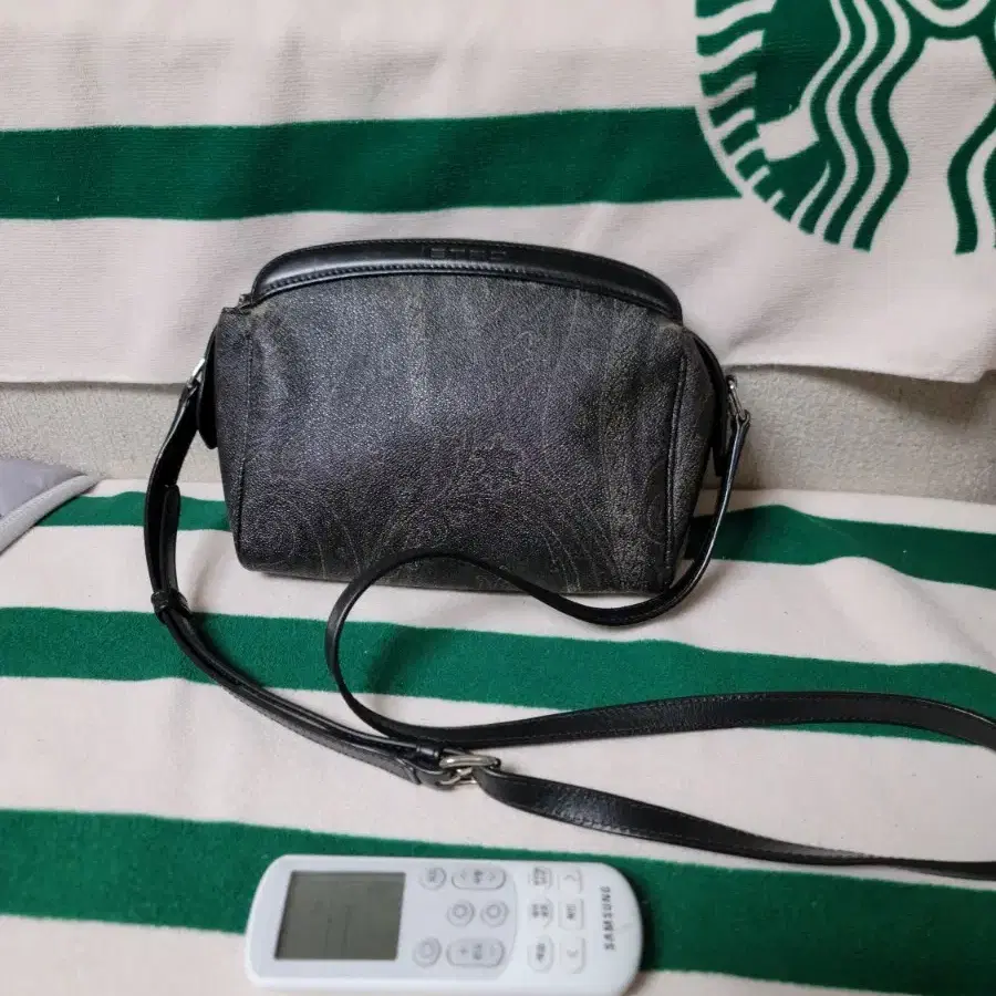 ETRO 시그니처 페이즐리 패턴 숄더백