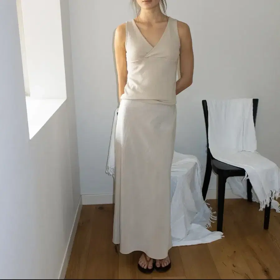 아르토 Fluid Bias Maxi Skirt 그레이지 베이지 M