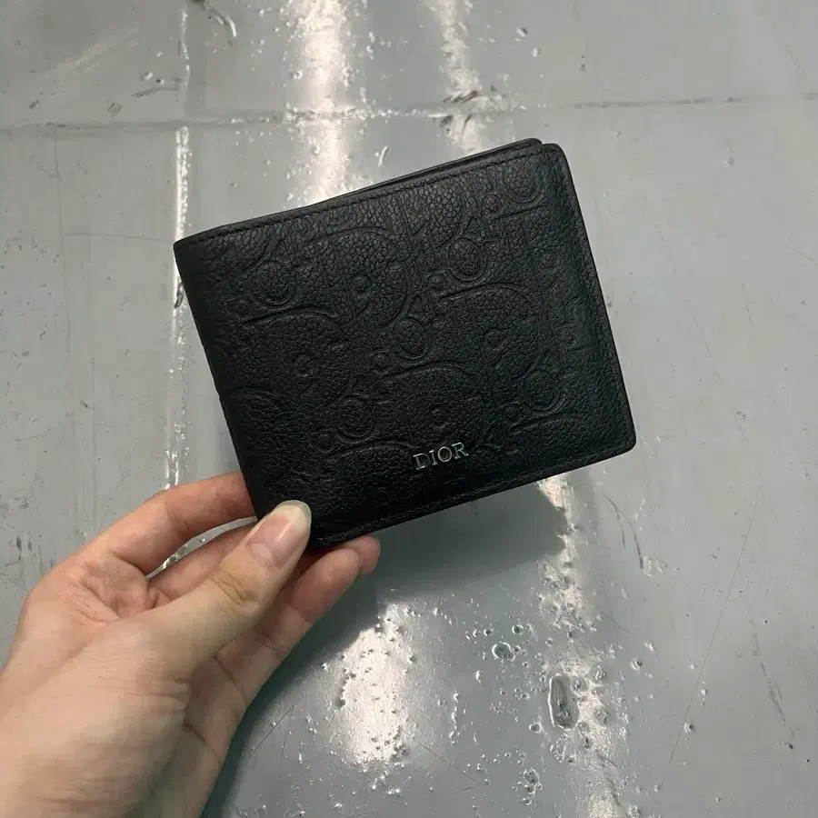 디올 그래비티 반지갑