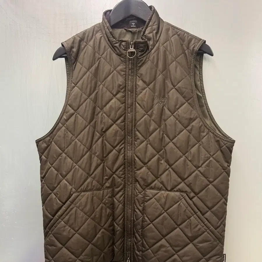 Barbour 바버 브라운 다이아몬드 퀼팅 패딩 집업 베스트