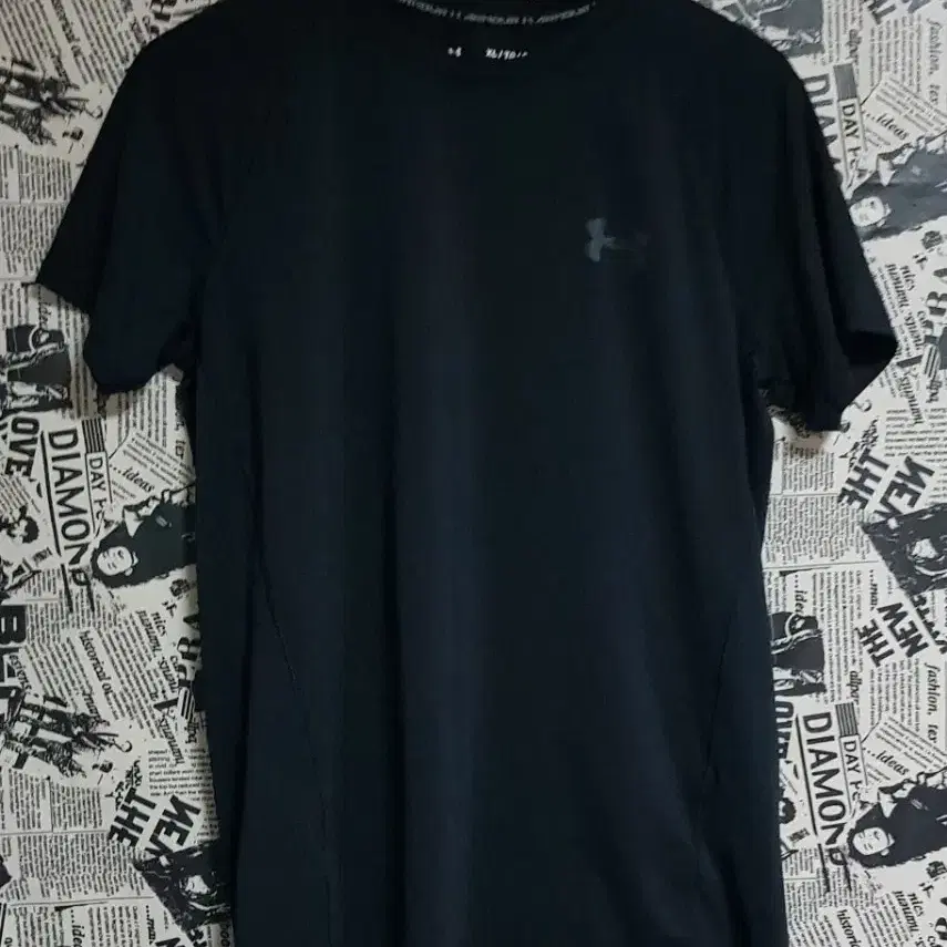 언더아머 반팔티 사이즈105 (XL)