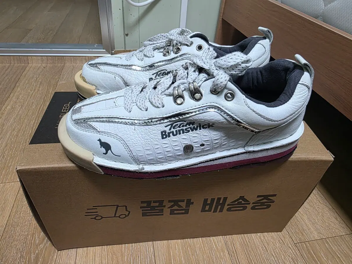 팀 브런즈윅 볼링화 화이트 240