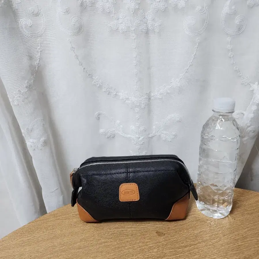 브릭스 파우치
