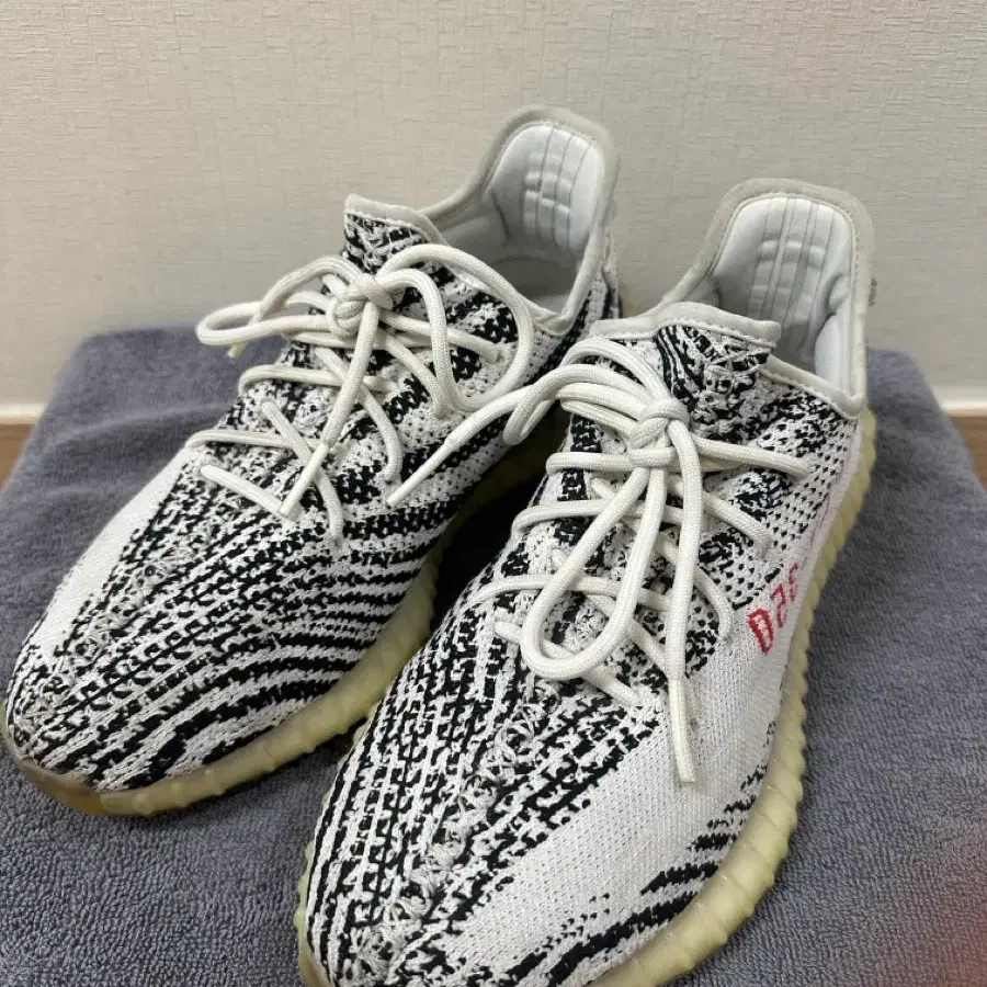 275 ) 이지부스트 350 V2 지브라