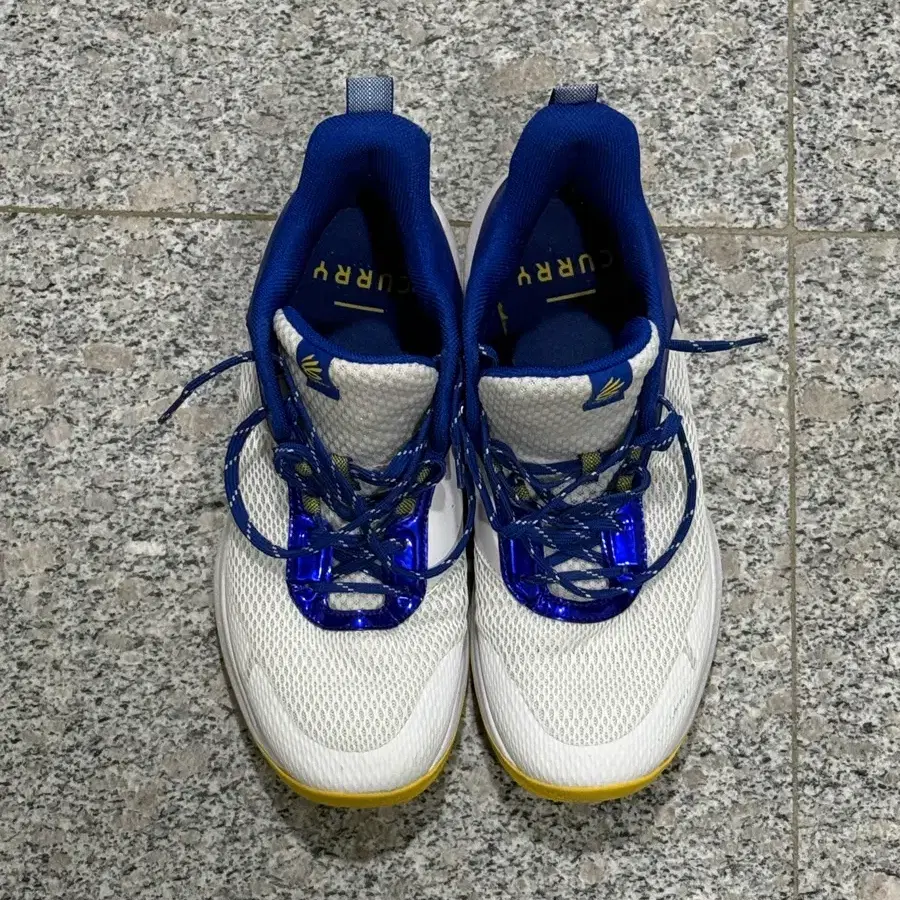 295중고) 언더아머 커리 3Z6