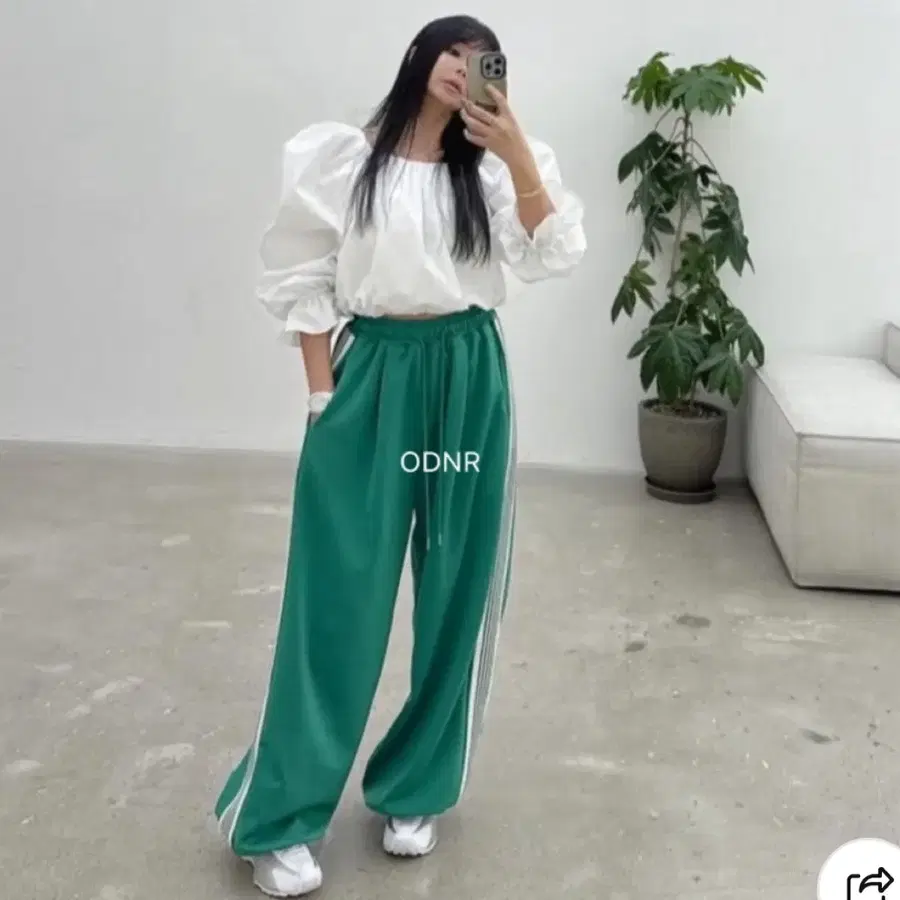 새상품 아델 아더팝투웨이팬츠
