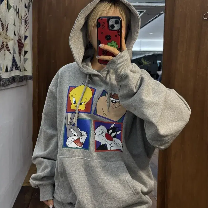 마하그리드xLOONEY TUNES 프레임 맨투맨 h653
