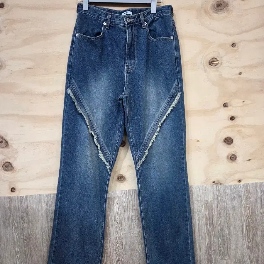 1131) HENDER 프린지 포인트 데님