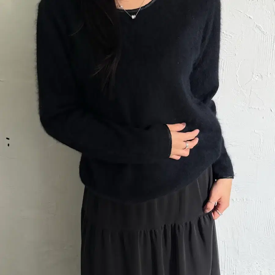 Comme des Garcons Tricot 꼼데가르송 트리콧 1991s 블랙 헤어리 울 라운드넥 니트