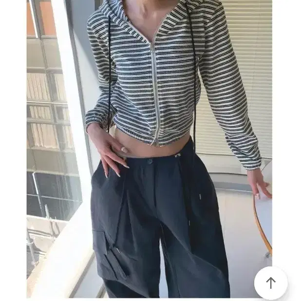 스트라이프 크롭 후드집업