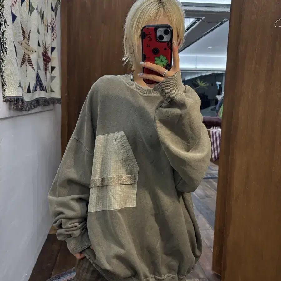 Rare 포켓 피그먼트 맨투맨 h666