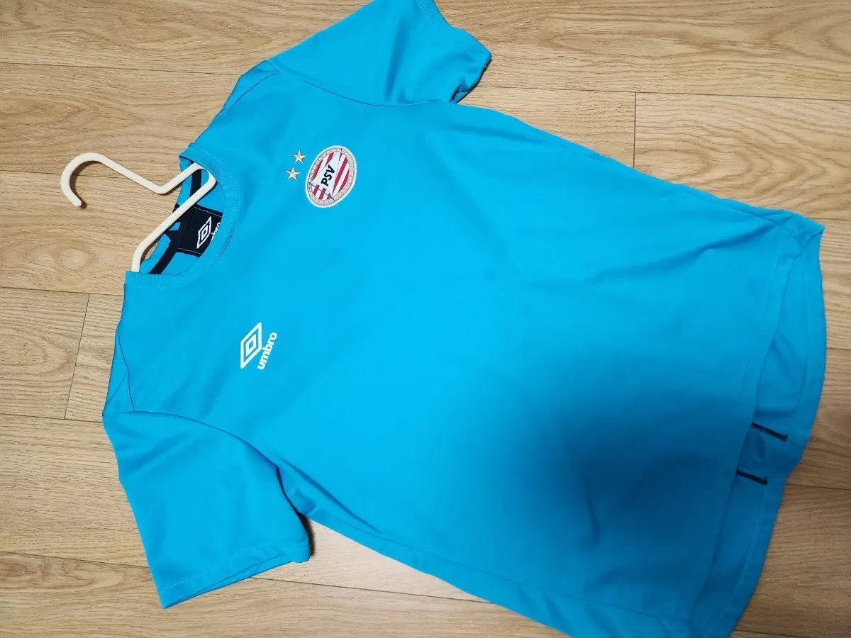 엄브로 PSV 아인트호벤 트레이닝 반팔