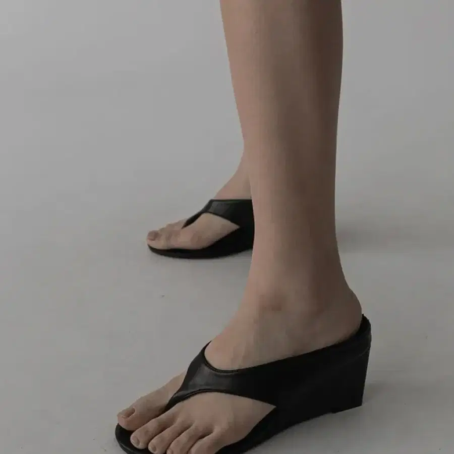 웨지 통굽 쪼리 샌들