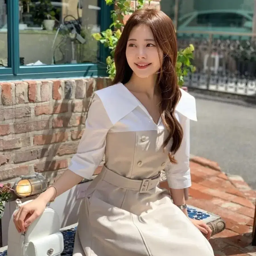 교신 로아르 아옳이 트렌치코트 셔츠 원피스 벨트 포함 하객룩