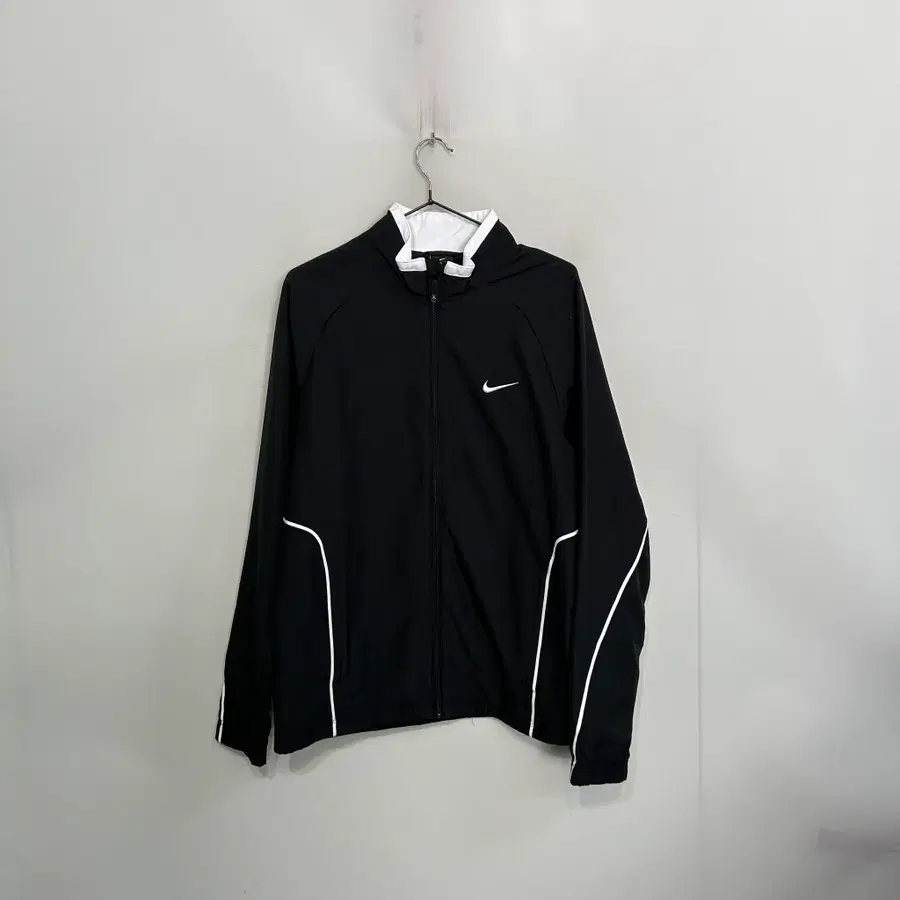 나이키 스우시 바람막이 100 블랙