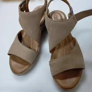 Clarks Unstructured 샌들 베이지