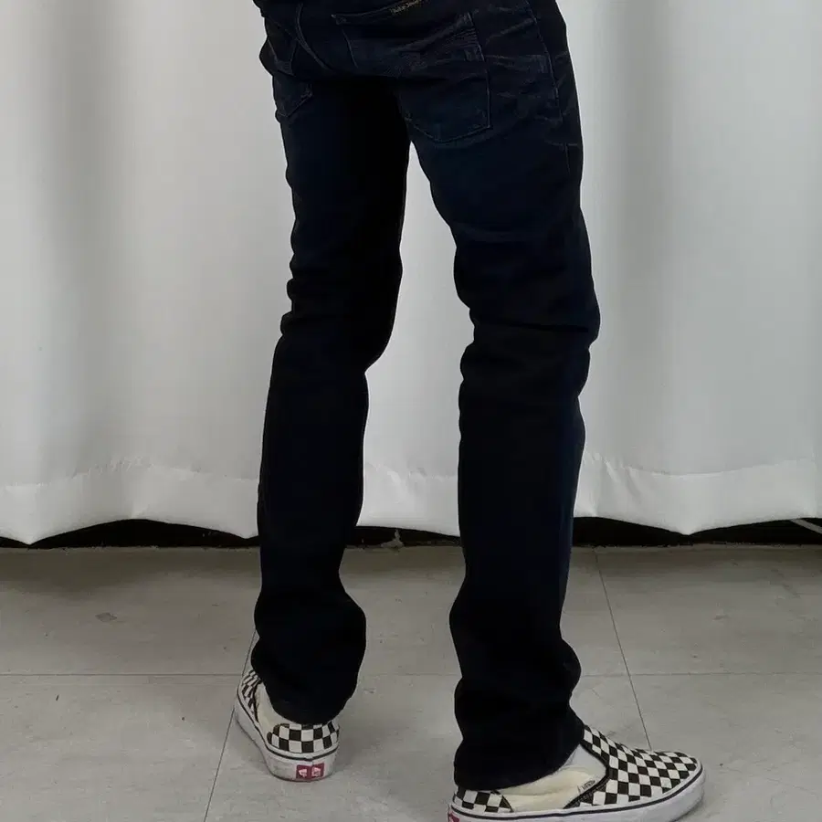 963) 누디진 씬핀 워싱 데님