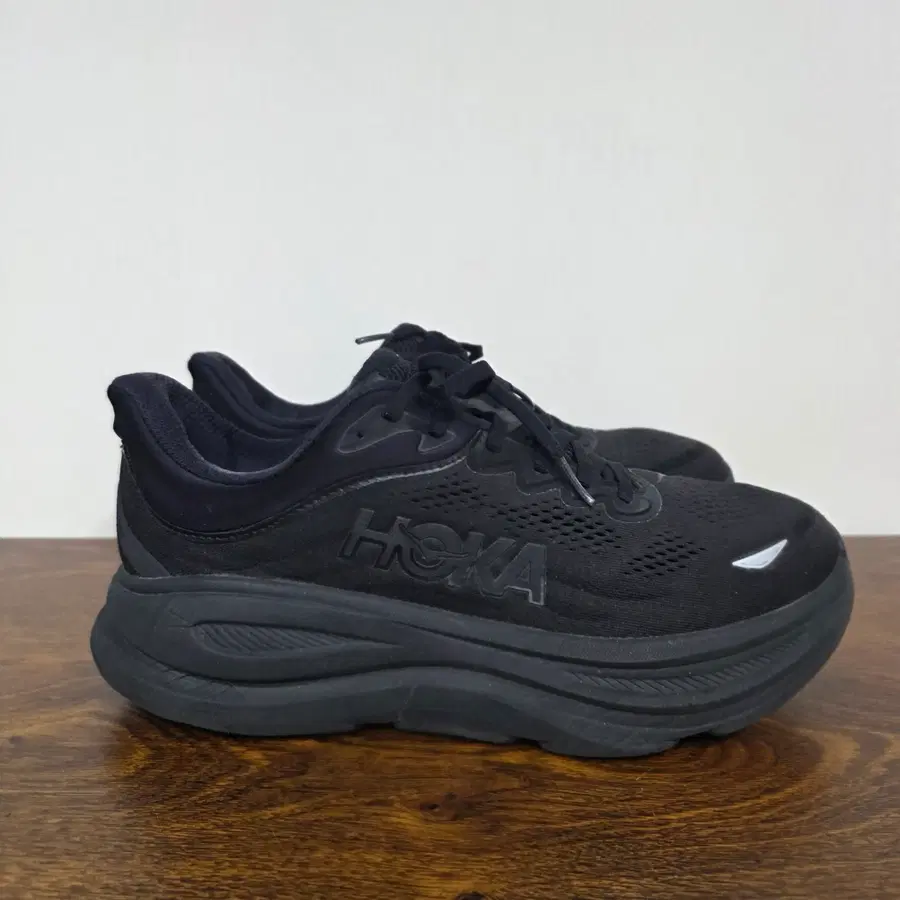 호카(HOKA) 남성용 본디 와이드 러닝화 280사이즈