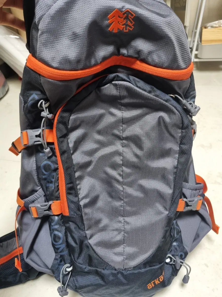 코오롱스포츠 등산가방 등산배낭 트레킹백팩 27L