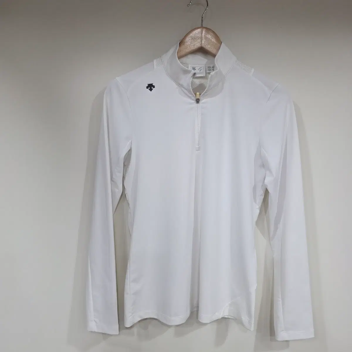 데상트 골프(DESCENTE GOLF) 여성용 기능성 하프 집업