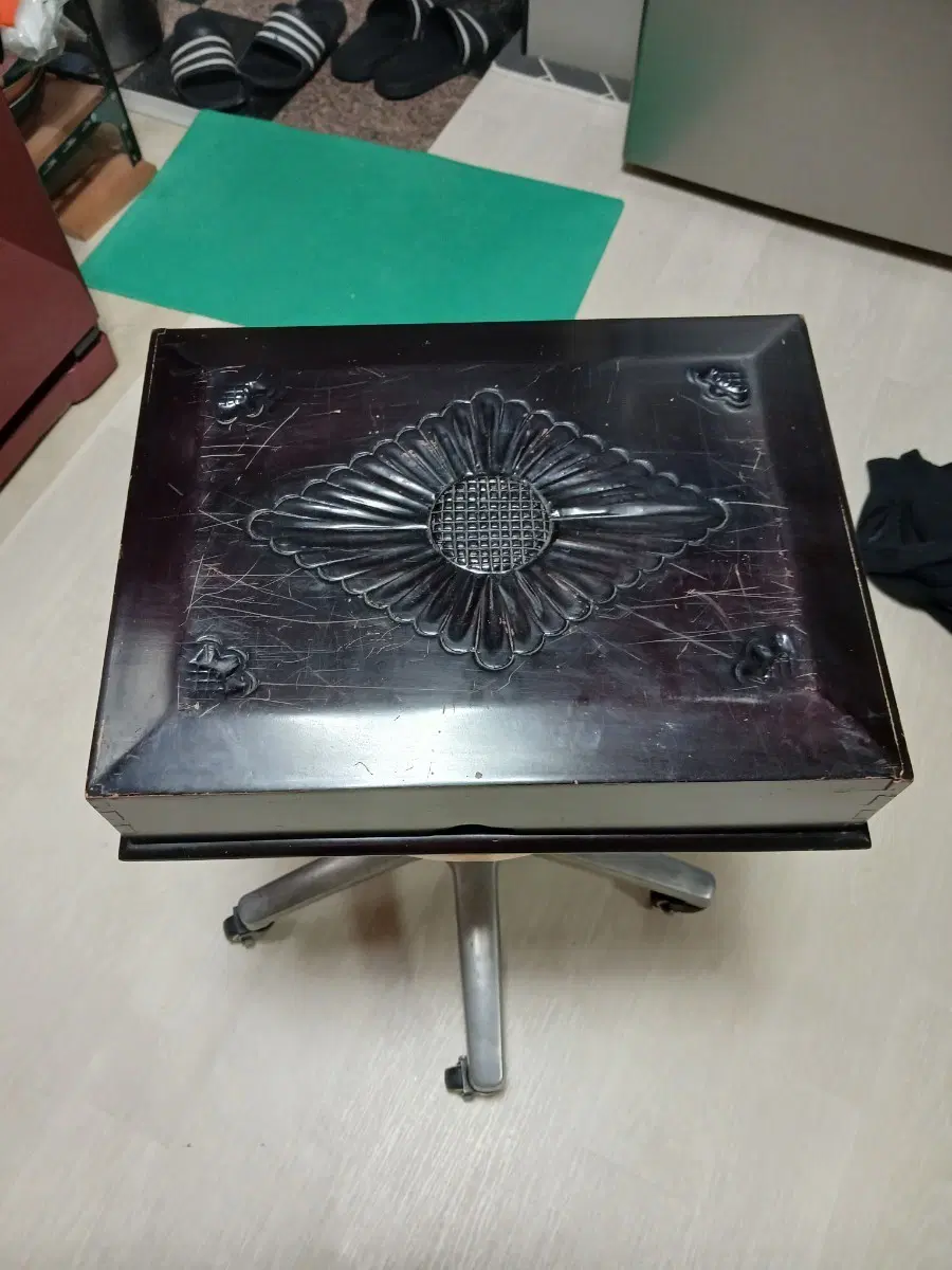 골동옻칠목판꽃조각벼루함