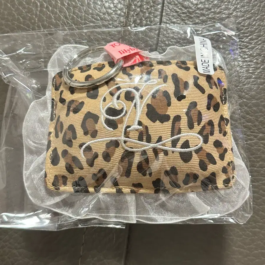 릴리바이레드 유희 컬래버 애니멀 패턴 쿠션 월렛 브라운