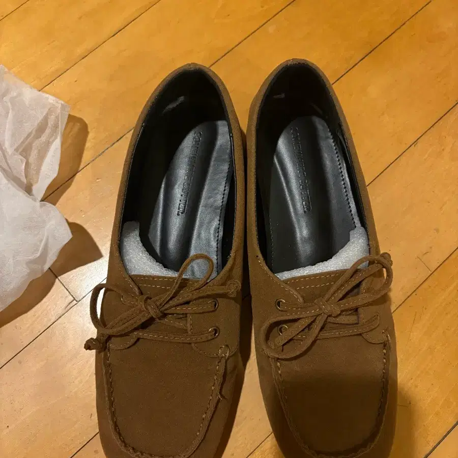 썸웨어버터 스웨이드 모카신 245 브라운