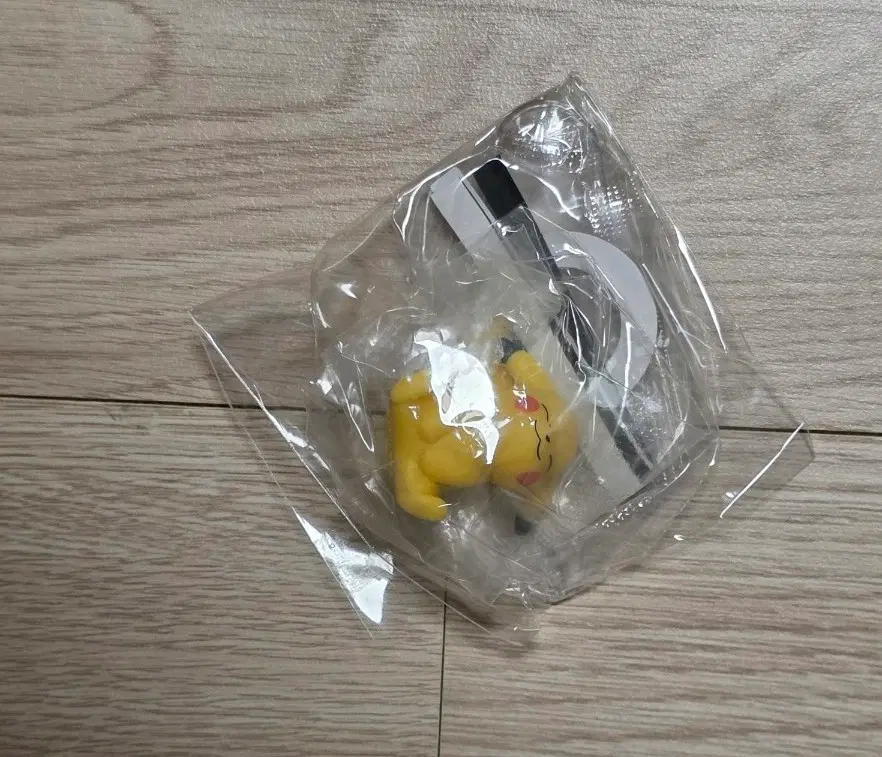 포켓몬 몬스터볼 아이스 피카츄 교환
