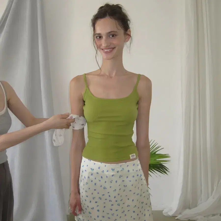 어패럴아카이브 Bella soft sleeveless 슬리브리스 나시