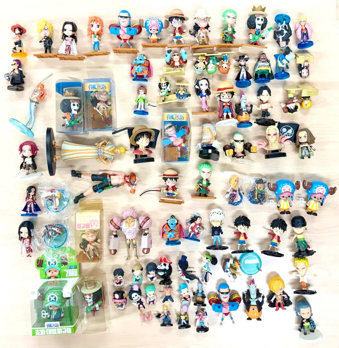One piece 원피스 중소형피규어 미니어처쳐 가챠등 figure miniature gatcha80개이상 일괄 처분