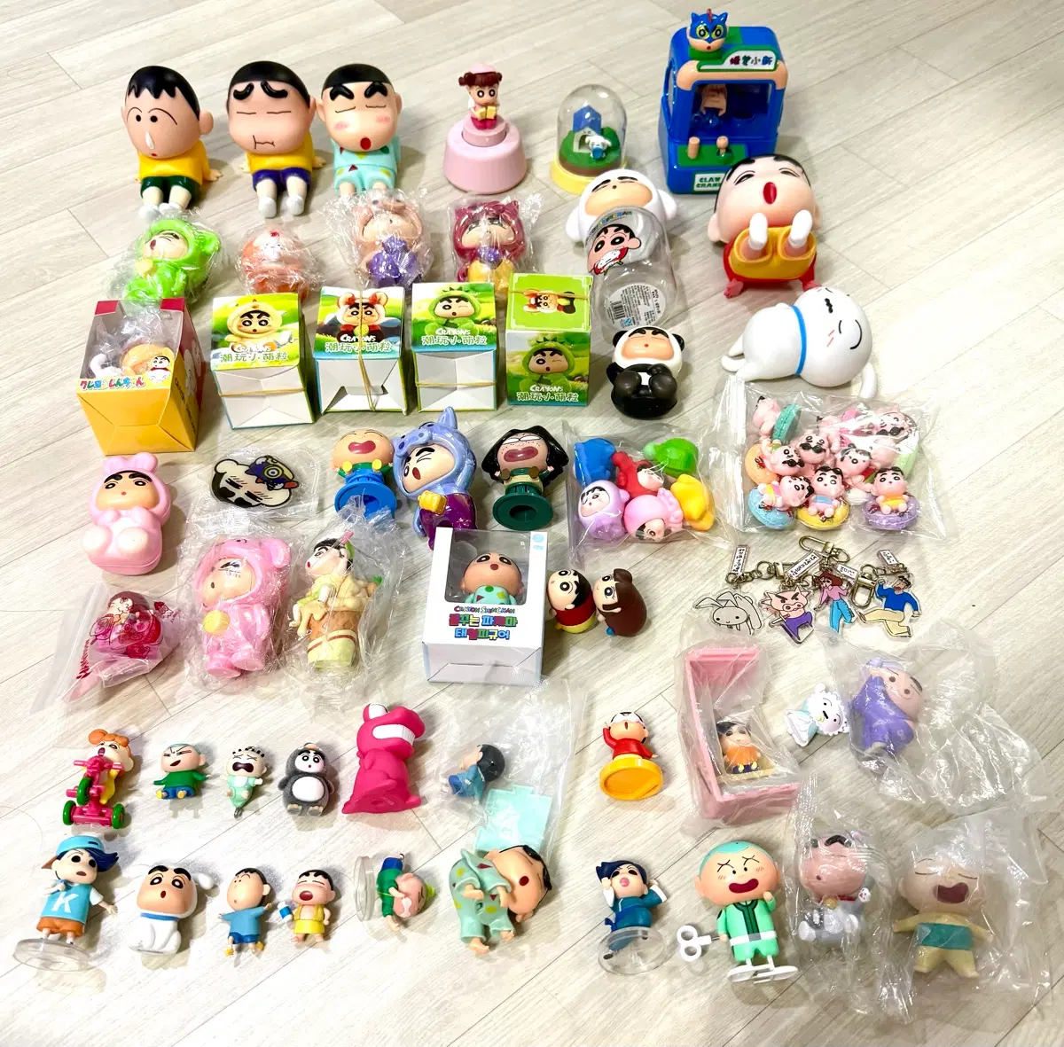 shinchan miniaturefigure짱구유리흰둥이철수 쌀알소형피규어미너어쳐처&굿즈90개이상 컬렉션(일괄)