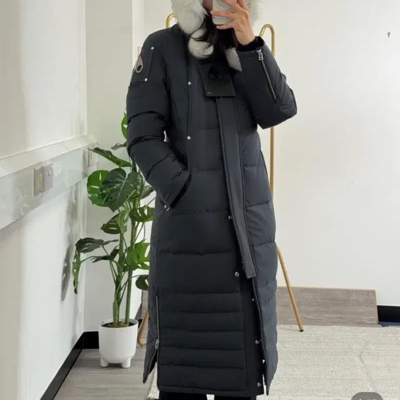 무스너클 화이트퍼 롱패딩 s