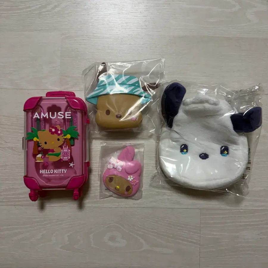 올영 산리오 콜라보 파우치,거울 일괄