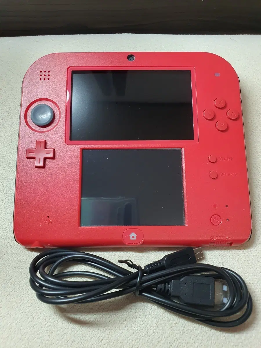 닌텐도 2DS 레드 본체 + USB 충전 케이블