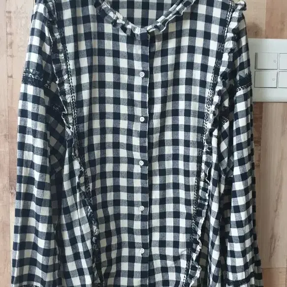ZARA 체크패턴 프릴 블라우스
