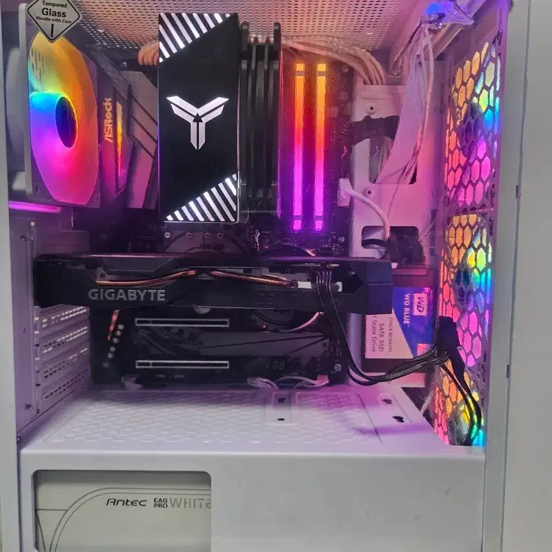 케이스 교체한 i7 8700k z390 타이치 wifi 8gx2 ssd 250g+250g rtx2060super 750w 본체 팝니다.