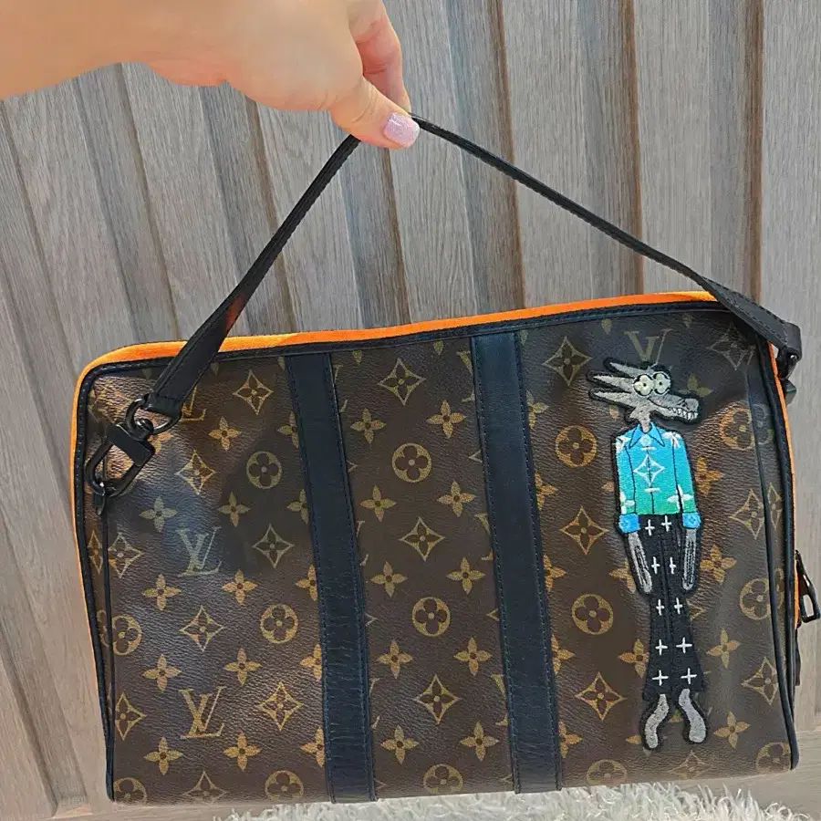 루이비통 LV 프렌즈 키폴 파우치