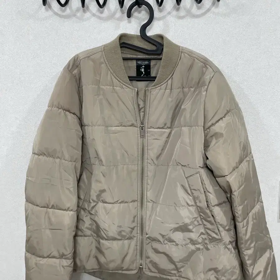 릴리젼 패딩 105